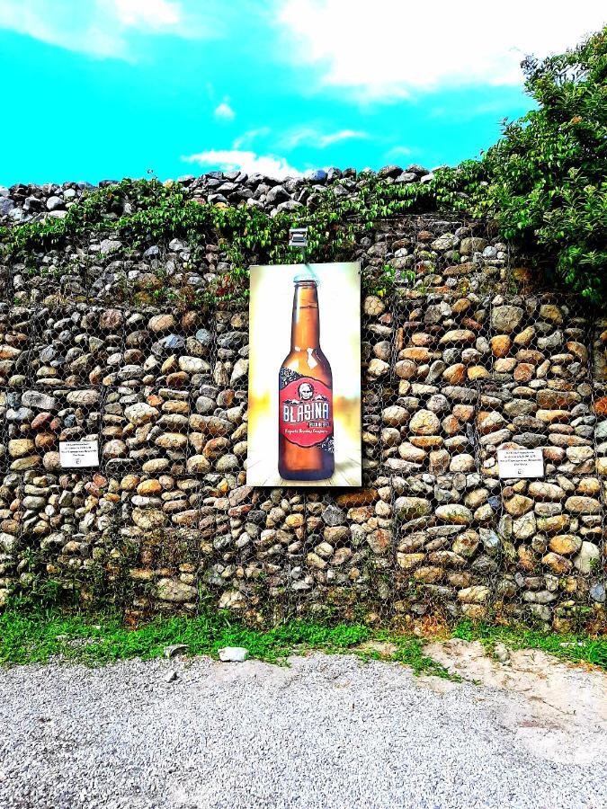 Blasina Beer Hostel Букет Екстериор снимка